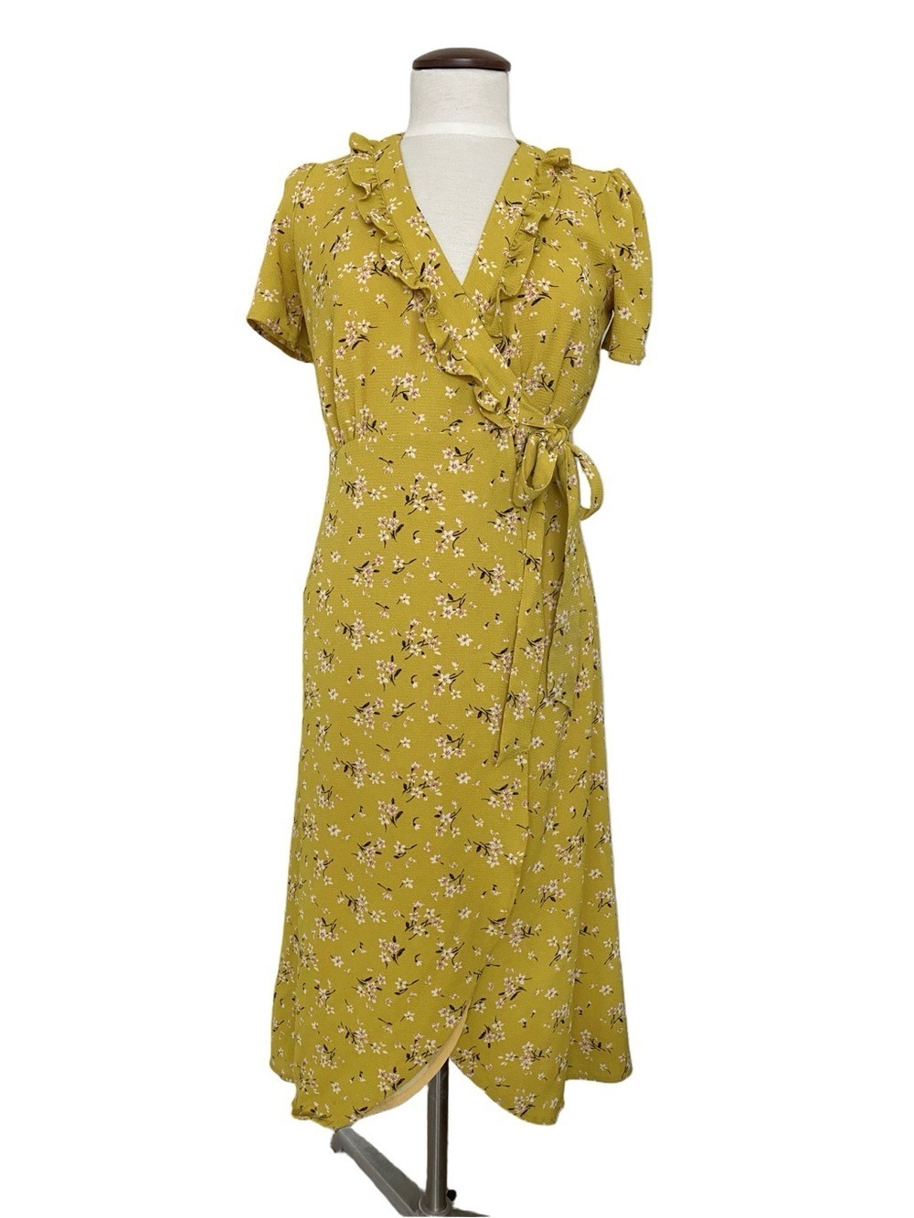 Everly Anthropologie Floral Yellow Wrap Dress Lined Size M